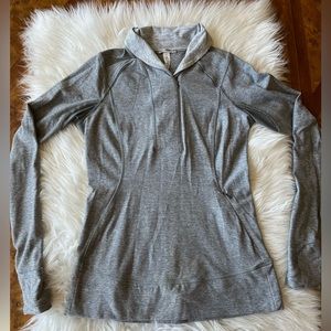 Size 8 excellent used condition lululemon jacket